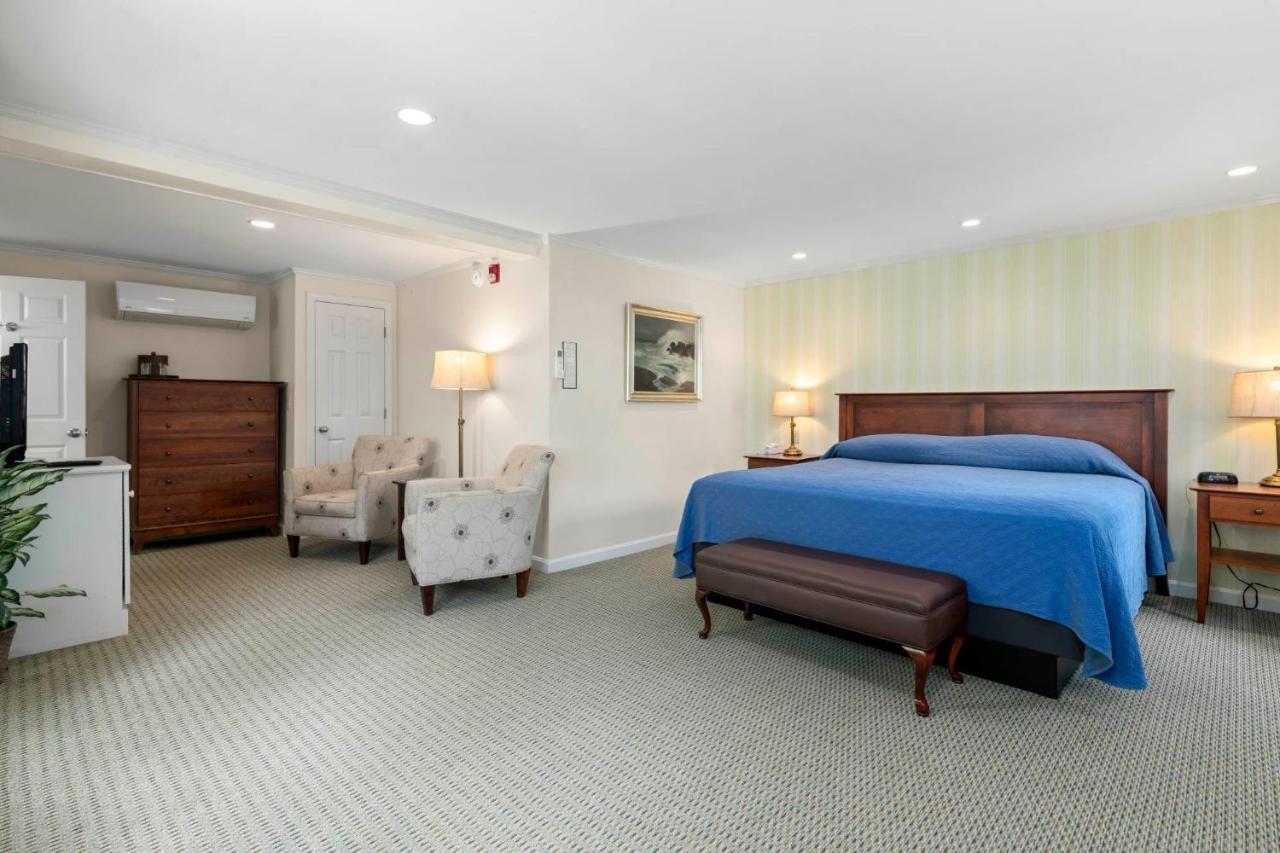 אוגונקוויט The Sparhawk Oceanfront Resort מראה חיצוני תמונה